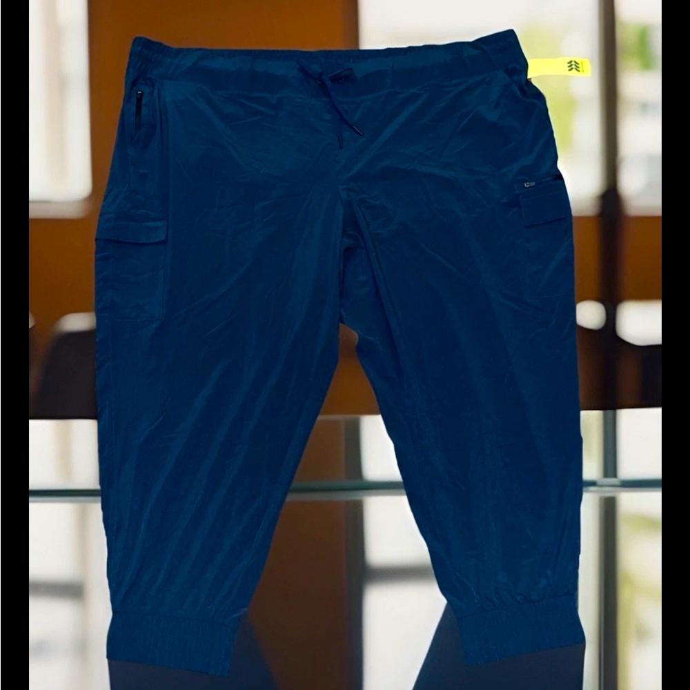 All In Motion Women's Cargo Navy Blue 4-Way Stretch Light Mid-Rise Jogger Pants - Picture 3 of 11